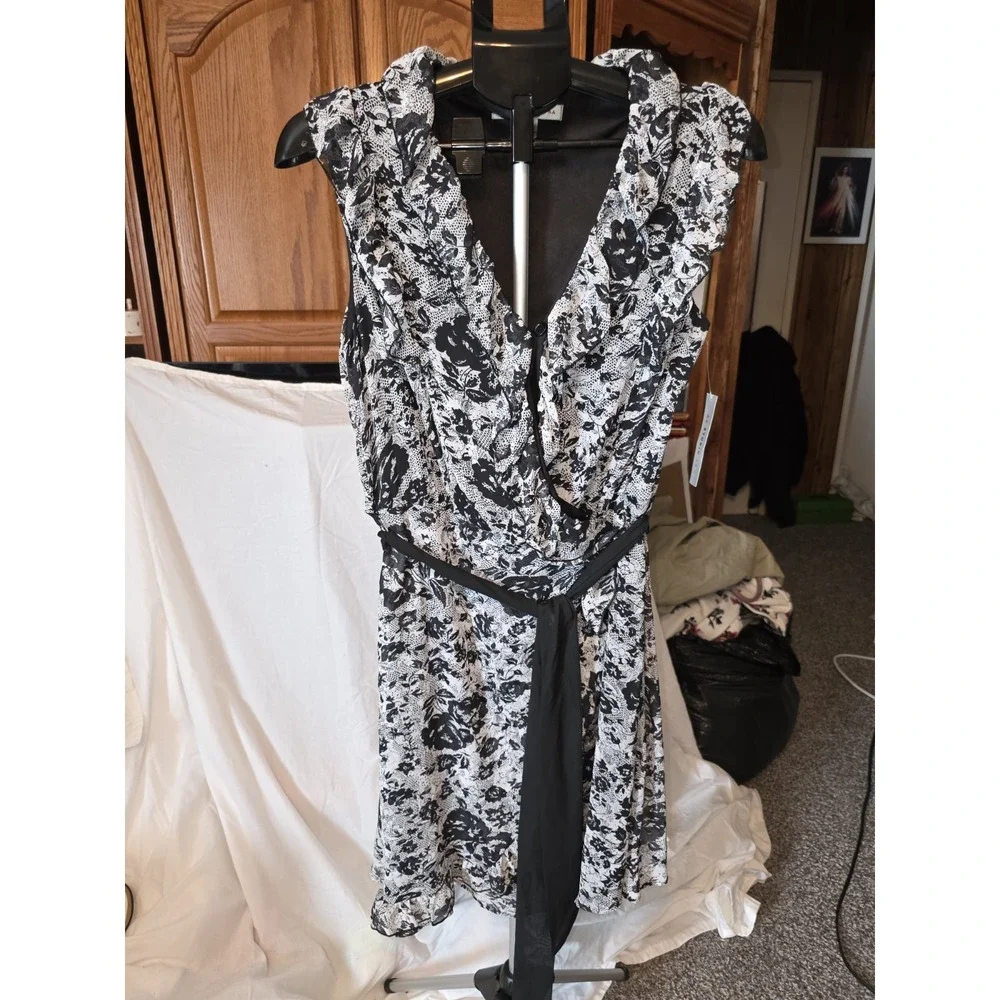 NWT AA Studio Dress,Size 12 Black & White 19